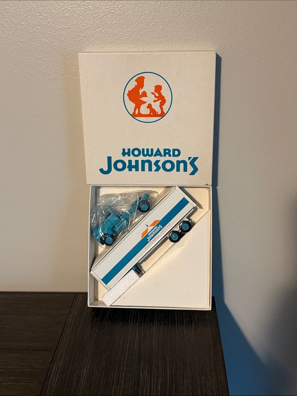 Vintage Winross Diecast Howard Johnson's Toy Truck & Trailer - Turquoise & White